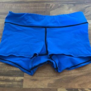 Fleo shorts size medium